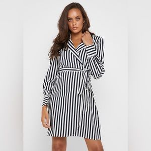NWOT Vero Moda Striped wrap dress